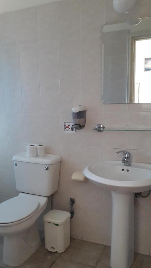 Natasha'S Apartments Пафос Экстерьер фото
